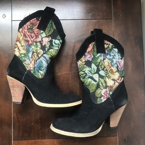 ❤️SALE❤️ Very Volatile Boots